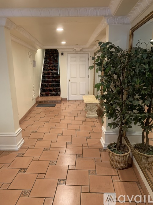 0BR/1BA Apartment on Mallorca Way · San Francisco photo 4